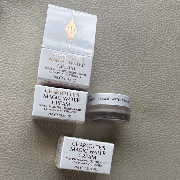 Charlotte Tilbury travel size Set - Picture 4 of 4